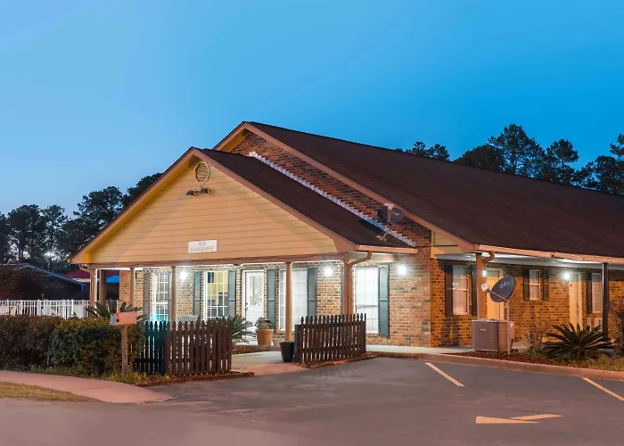 Travelodge By Wyndham Santee